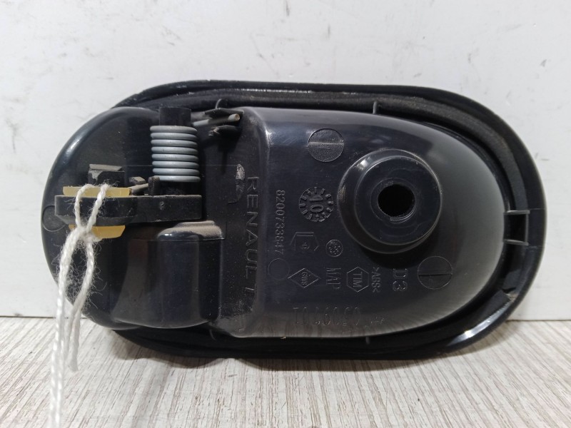 Recambio de maneta interior puerta delantera derecha para dacia sandero 1.2 16v referencia OEM IAM 8200733847  