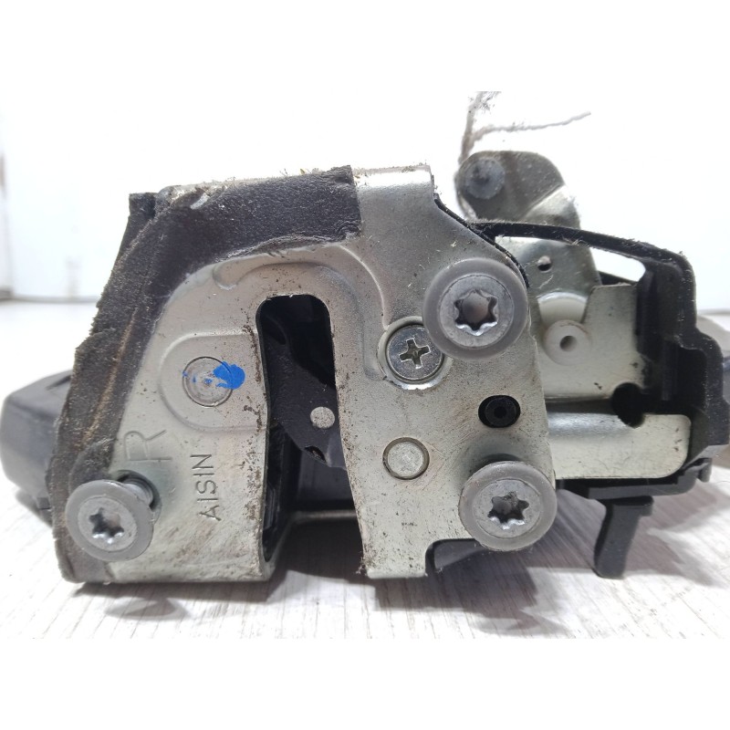 Recambio de cerradura puerta trasera derecha para toyota corolla (_e12_) 1.4 d (nde120_) referencia OEM IAM   