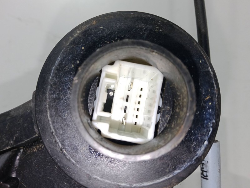 Recambio de cerradura puerta trasera izquierda para toyota corolla (_e12_) 1.4 d (nde120_) referencia OEM IAM 6906012350  