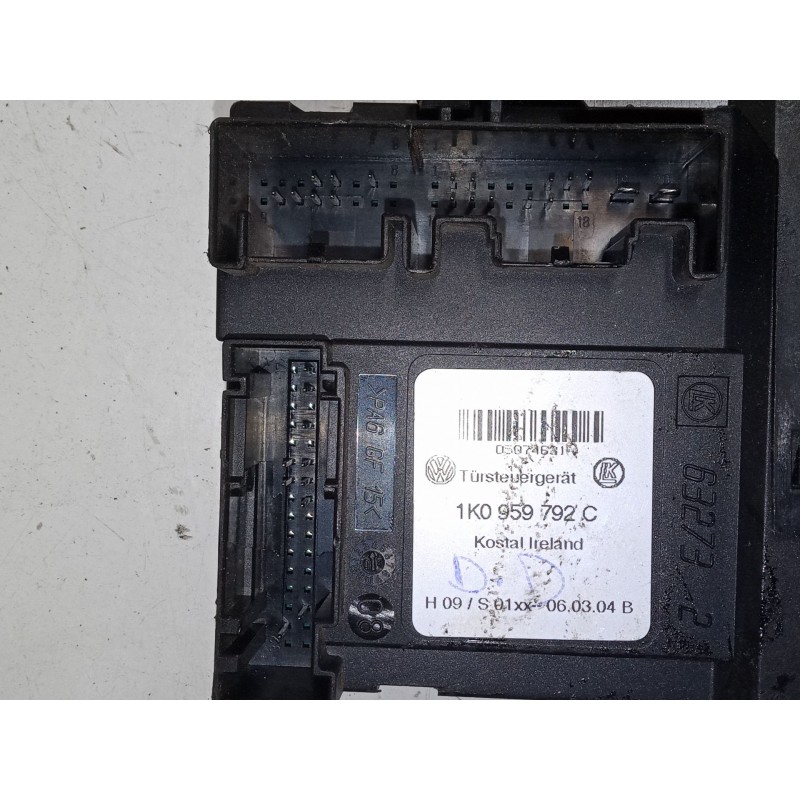Recambio de motor elevaluna delantero derecho para volkswagen golf v (1k1) 1.6 referencia OEM IAM 1K0959792C  1K0959702E
