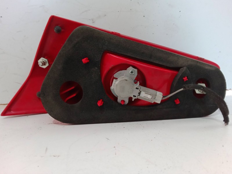 Recambio de piloto trasero porton izquierdo para alfa romeo 147 (937_) 1.6 16v t.spark eco (937.axa1a, 937.bxa1a) referencia OEM