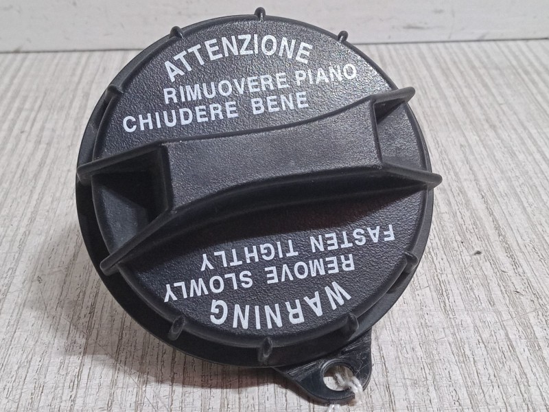 Recambio de tapon combustible para kia cee´d (jd) 1.6 gt referencia OEM IAM   