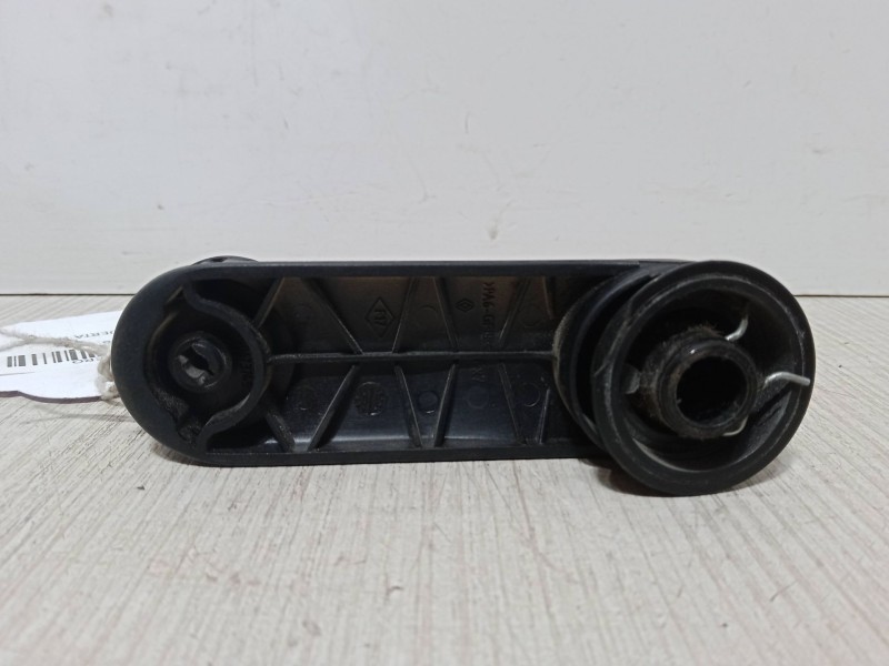 Recambio de maneta elevalunas puerta delantera derecha para dacia sandero 1.2 16v referencia OEM IAM 8200673745  