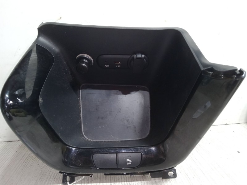 Recambio de consola central inferior para kia cee´d (jd) 1.6 gt referencia OEM IAM   