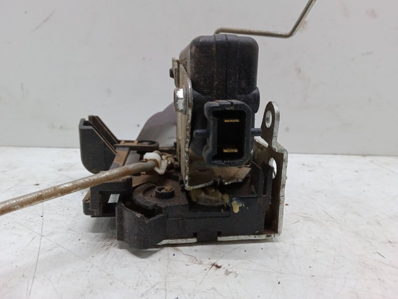 Recambio de cerradura puerta delantera derecha para dacia sandero 1.2 16v referencia OEM IAM   