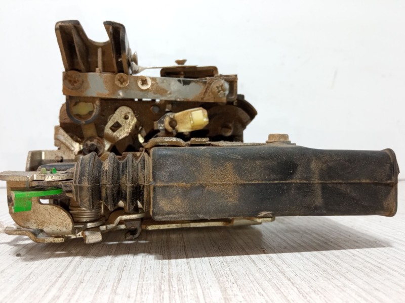 Recambio de cerradura puerta delantera izquierda para dacia sandero 1.2 16v referencia OEM IAM   