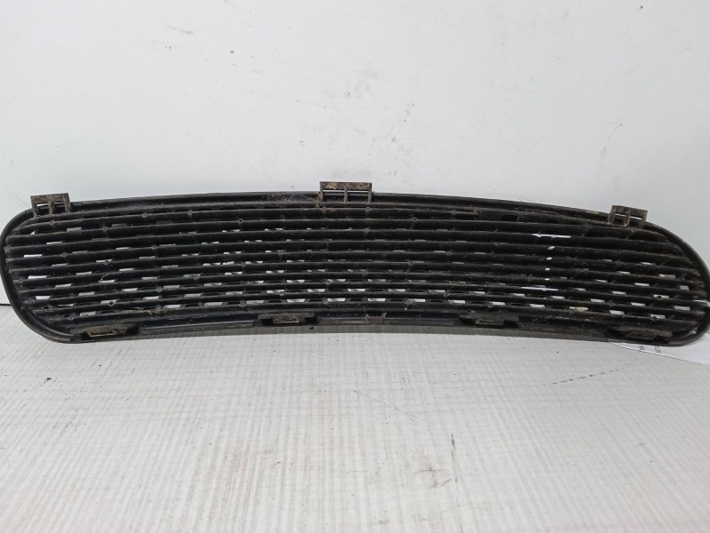 Recambio de moldura exterior izquierda para mini mini (r50, r53) one d referencia OEM IAM   