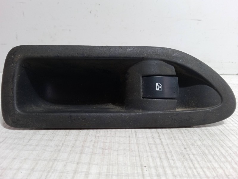 Recambio de mando elevalunas trasero derecho para renault laguna ii (bg0/1_) 1.6 16v (bg0a, bg0l) referencia OEM IAM   