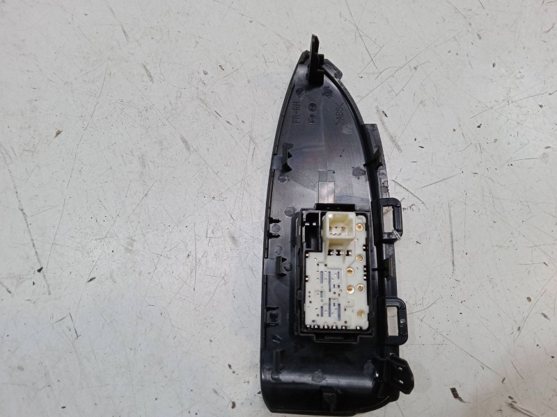 Recambio de mando elevalunas delantero derecho para toyota prius (_w3_) 1.8 hybrid (zvw3_) referencia OEM IAM   