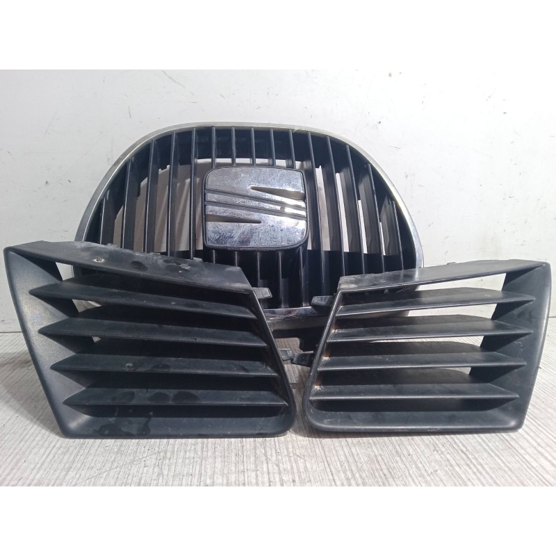 Recambio de rejillas capo para seat ibiza iii (6l1) 1.9 tdi referencia OEM IAM   