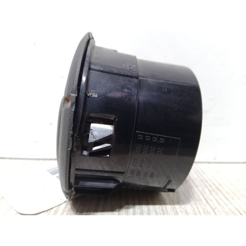 Recambio de aireador central izquierdo para dacia sandero 1.2 16v referencia OEM IAM 8200212480K  