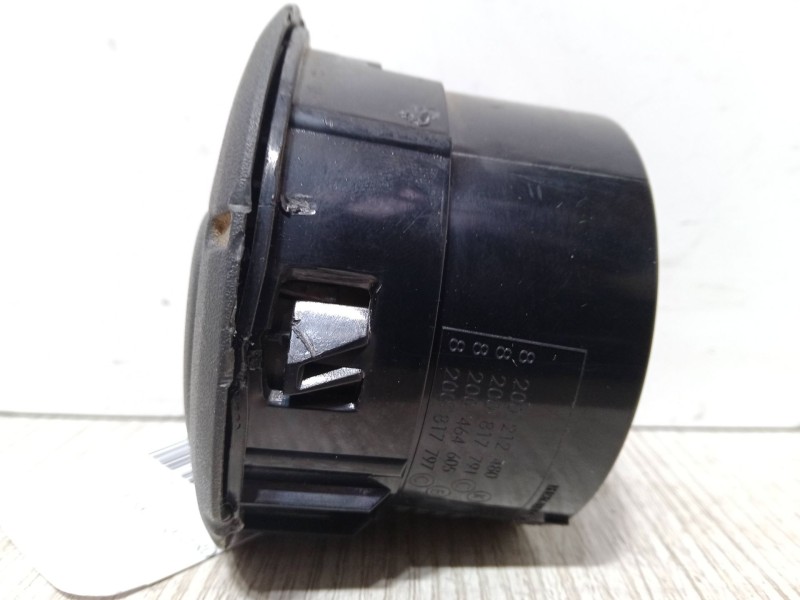 Recambio de aireador central izquierdo para dacia sandero 1.2 16v referencia OEM IAM 8200212480K  