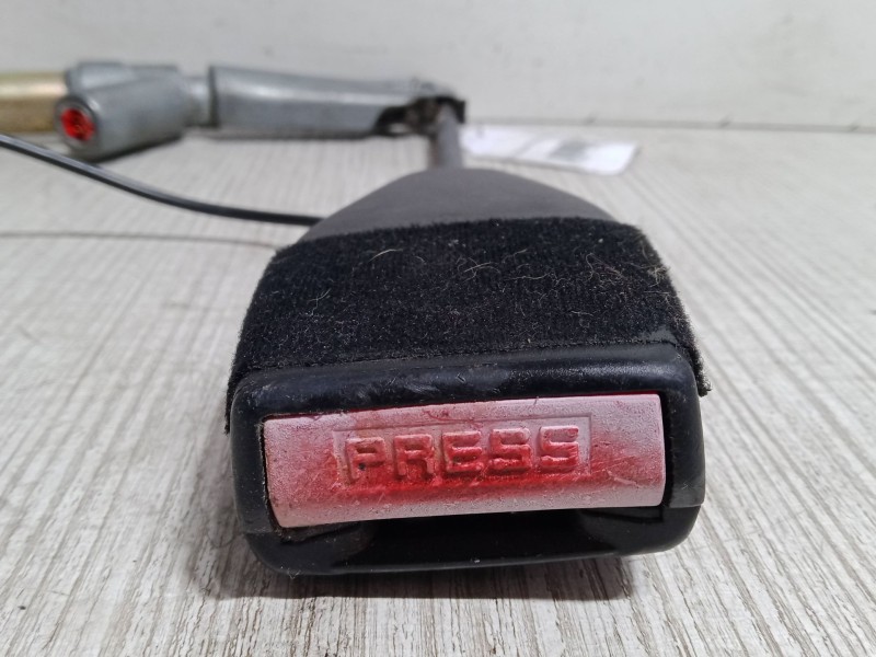 Recambio de anclaje con pretensor delantero izquierdo para renault megane ii (bm0/1_, cm0/1_) 1.5 dci (bm0f, bm0t, bm2b, cm0f, c