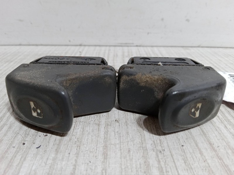 Recambio de mando elevalunas delantero izquierdo para renault scénic i monospace (ja0/1_, fa0_) 1.9 dci (ja05, ja1f) referencia  Recambio de mando elevalunas delantero izquierdo para renault scénic i monospace (ja0/1_, fa0_) 1.9 dci (ja05, ja1f) referencia