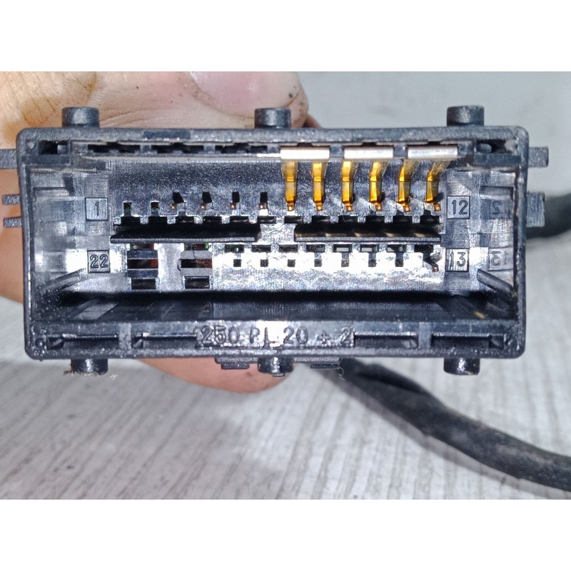 Recambio de anclaje con pretensor delantero izquierdo para renault megane ii (bm0/1_, cm0/1_) 1.5 dci (bm0f, bm0t, bm2b, cm0f, c