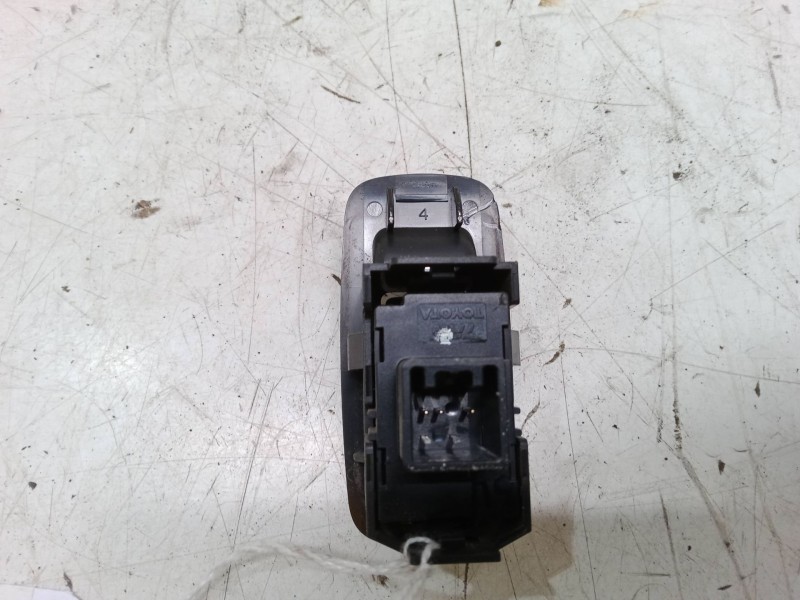 Recambio de mando elevalunas trasero derecho para toyota corolla (_e12_) 2.0 d-4d (cde120_) referencia OEM IAM   
