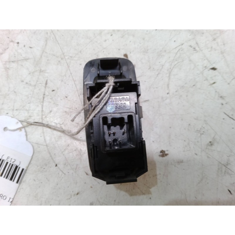 Recambio de mando elevalunas trasero izquierdo para toyota corolla (_e12_) 2.0 d-4d (cde120_) referencia OEM IAM   