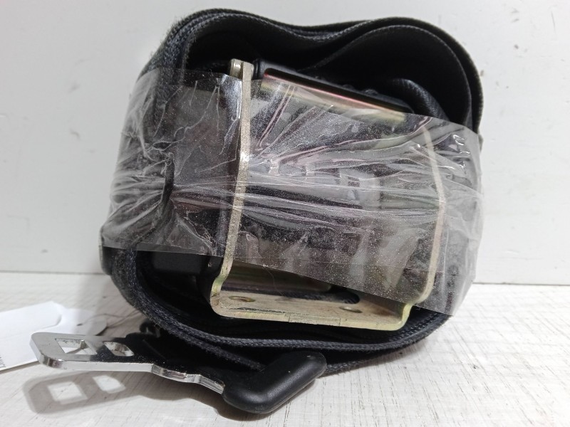 Recambio de cinturon seguridad trasero derecho para dacia sandero 1.2 16v referencia OEM IAM   