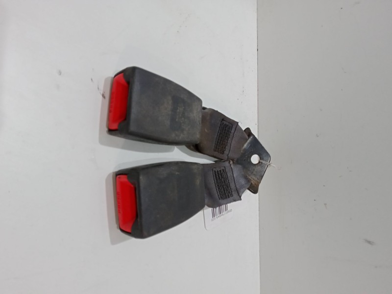 Recambio de anclaje cinturon trasero izquierdo para kia cerato i hatchback (ld) 1.6 referencia OEM IAM   