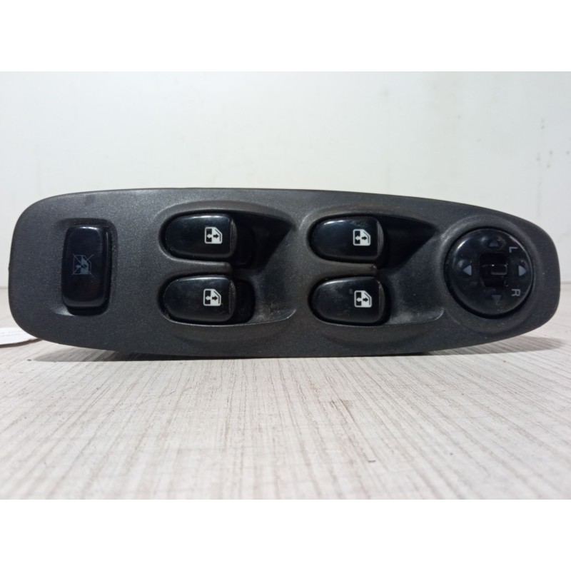 Recambio de mando elevalunas delantero izquierdo para hyundai accent ii (lc) 1.5 crdi referencia OEM IAM 620W10270  