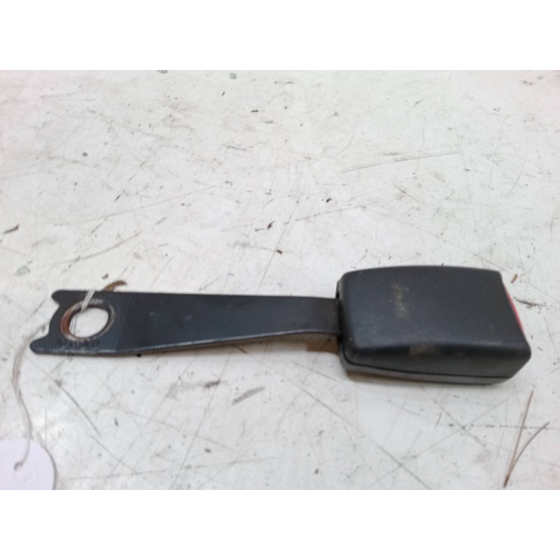 Recambio de anclaje cinturon delantero izquierdo para toyota corolla (_e12_) 2.0 d-4d (cde120_) referencia OEM IAM   