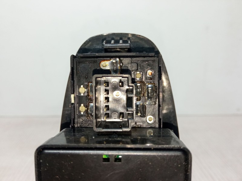 Recambio de mando elevalunas delantero izquierdo para hyundai accent ii (lc) 1.5 crdi referencia OEM IAM 620W10270  