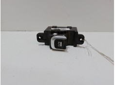 Recambio de mando elevalunas trasero derecho para kia carens iv 1.6 gdi referencia OEM IAM