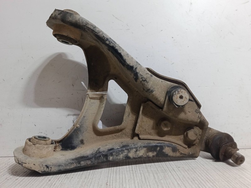 Recambio de brazo suspension inferior delantero izquierdo para renault clio i (b/c57_, 5/357_) 1.4 referencia OEM IAM   