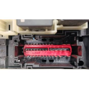 CAJA RELES / FUSIBLES 