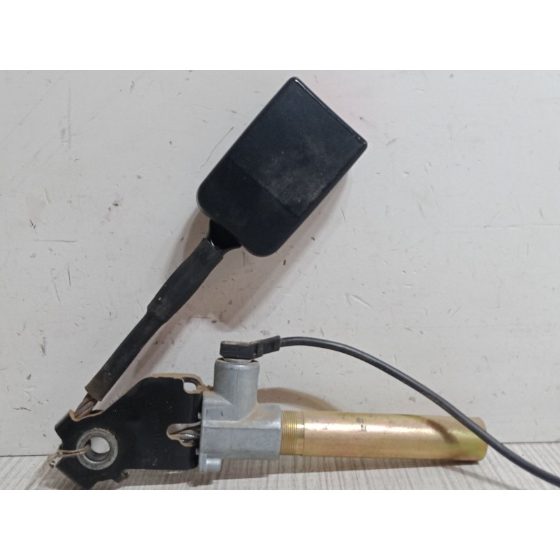 Recambio de anclaje cinturon delantero izquierdo para renault clio i (b/c57_, 5/357_) 1.4 referencia OEM IAM   