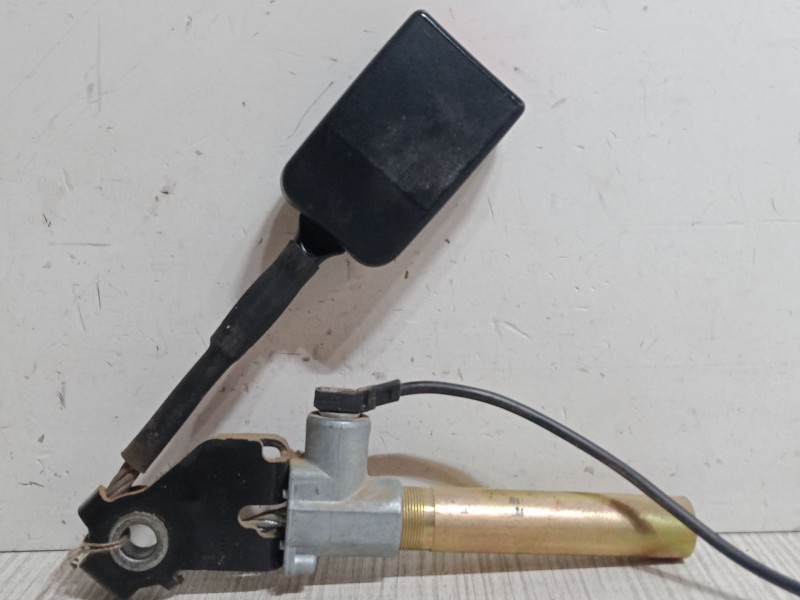 Recambio de anclaje cinturon delantero izquierdo para renault clio i (b/c57_, 5/357_) 1.4 referencia OEM IAM   