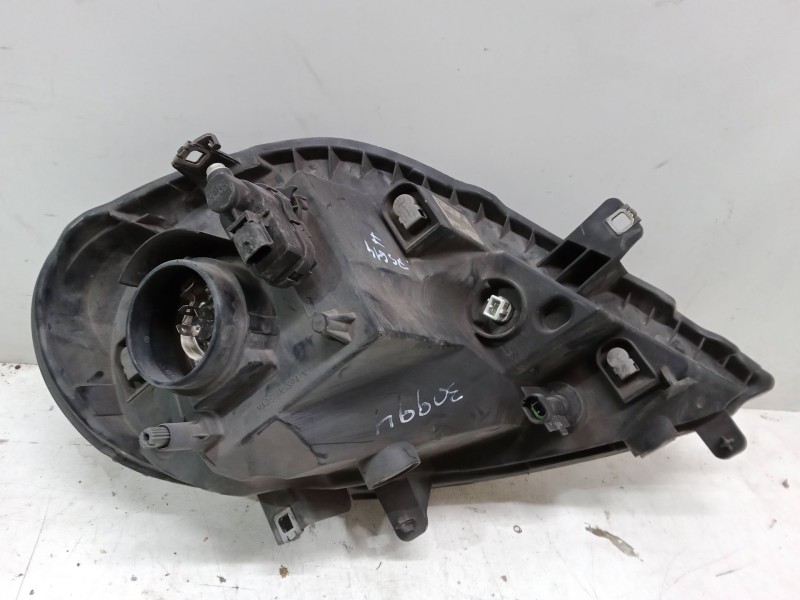 Recambio de faro izquierdo para renault trafic furgoneta (t_, p_, v_) 2.5 d referencia OEM IAM   