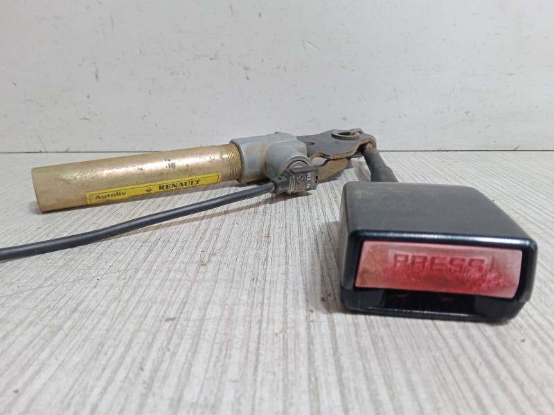 Recambio de anclaje cinturon delantero izquierdo para renault clio i (b/c57_, 5/357_) 1.4 referencia OEM IAM   