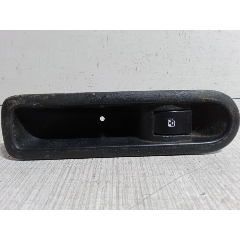 Recambio de mando elevalunas trasero izquierdo para renault scénic ii (jm0/1_) 1.6 (jm0c, jm0j, jm1b) referencia OEM IAM   