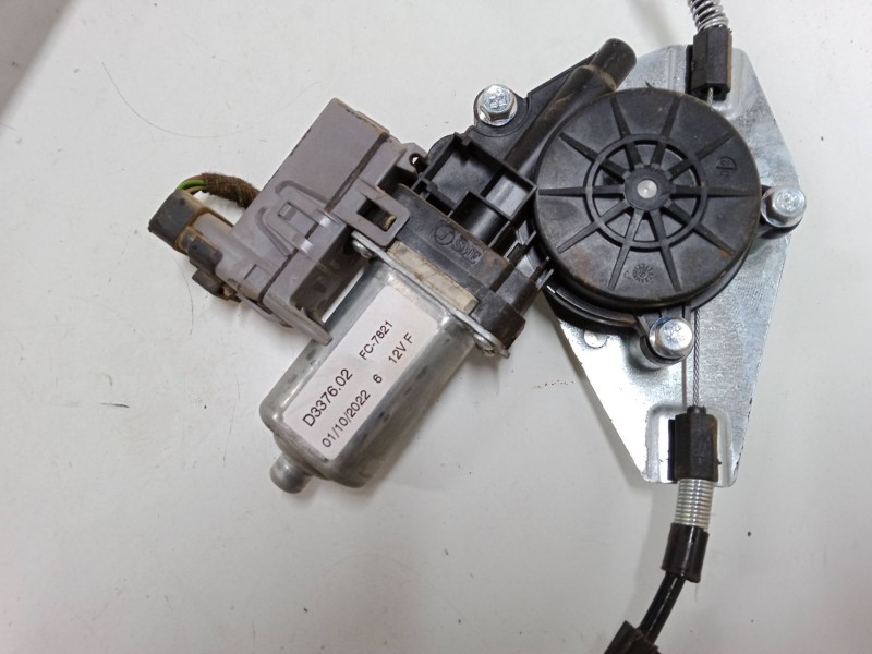Recambio de elevalunas electrico delantero derecho para iveco daily iv furgoneta 29l10 v referencia OEM IAM D337602  