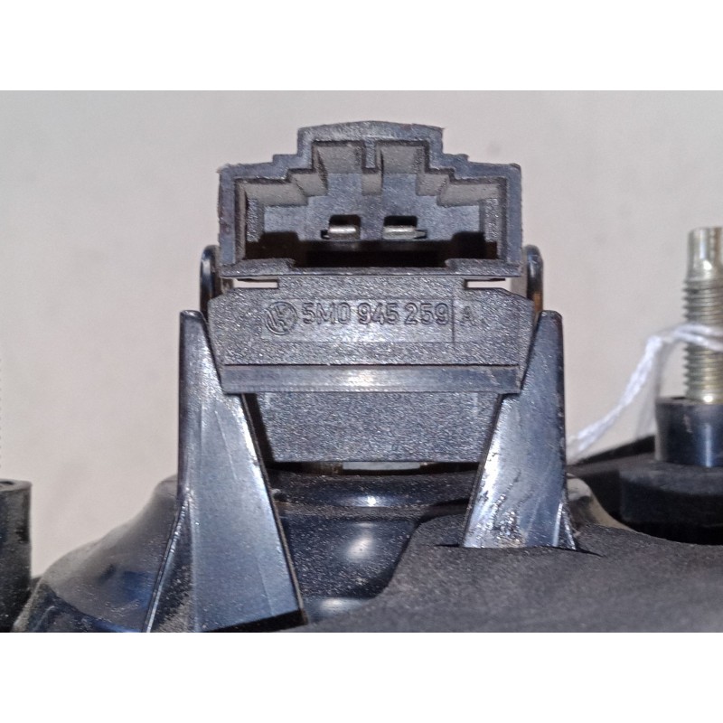 Recambio de piloto trasero porton derecho para volkswagen golf plus v (5m1, 521) 1.9 tdi referencia OEM IAM   