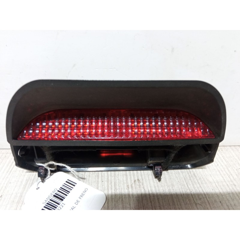 Recambio de luz central de freno para dacia sandero 1.2 16v referencia OEM IAM 8200734823C  