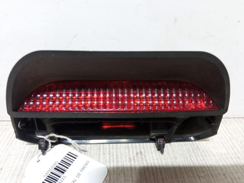 Recambio de luz central de freno para dacia sandero 1.2 16v referencia OEM IAM 8200734823C  