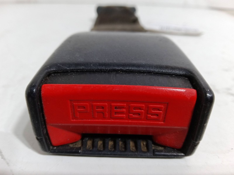 Recambio de anclaje cinturon trasero derecho para peugeot 206 hatchback (2a/c) 2.0 hdi 90 referencia OEM IAM   