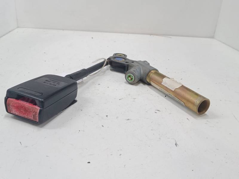 ANCLAJE CINTURON DELANTERO IZQUIERDO 