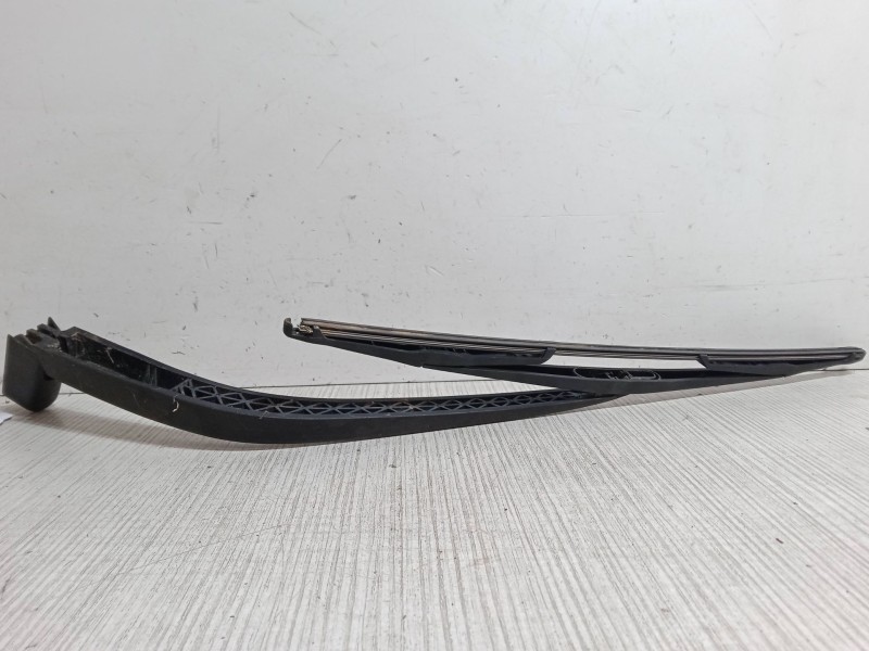 Recambio de brazo limpia trasero para renault clio i (b/c57_, 5/357_) 1.4 referencia OEM IAM   