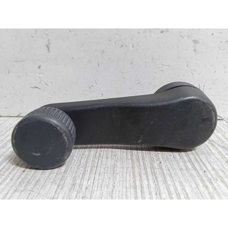 Recambio de maneta elevalunas puerta trasera izquierda para volkswagen polo (9n_, 9a_) 1.4 fsi referencia OEM IAM   