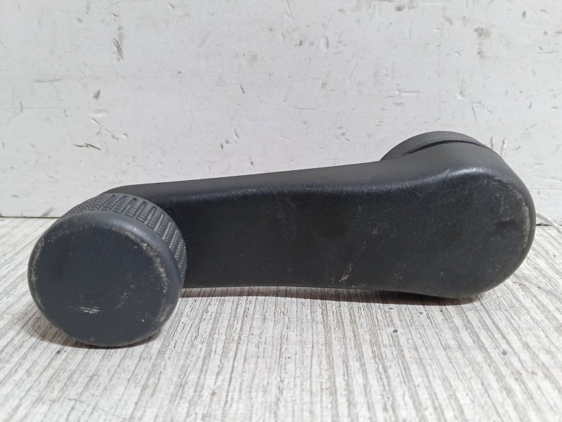 Recambio de maneta elevalunas puerta trasera izquierda para volkswagen polo (9n_, 9a_) 1.4 fsi referencia OEM IAM   