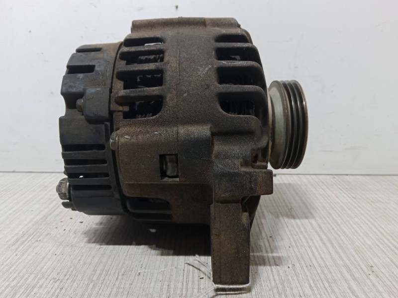 Recambio de alternador para dacia sandero 1.2 16v referencia OEM IAM 8200660044-B  