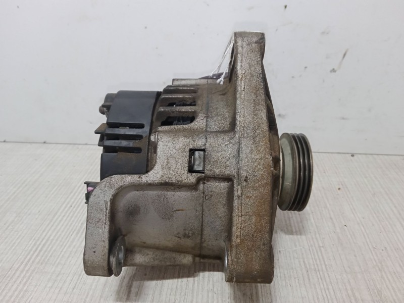 Recambio de alternador para dacia sandero 1.2 16v referencia OEM IAM 8200660044-B  