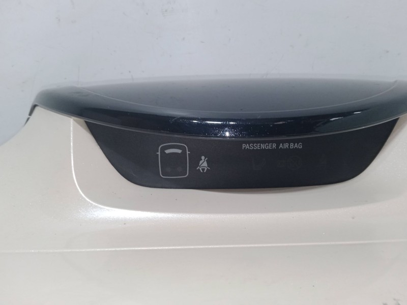 Recambio de radio cd para toyota iq (_j1_) 1.33 (ngj10_) referencia OEM IAM 1FF012098  