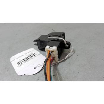 MANDO ELEVALUNAS TRASERO DERECHO 25411 AV600 