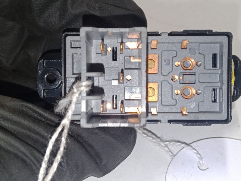 Recambio de mando elevalunas delantero derecho para hyundai i20 i (pb, pbt) 1.2 referencia OEM IAM   