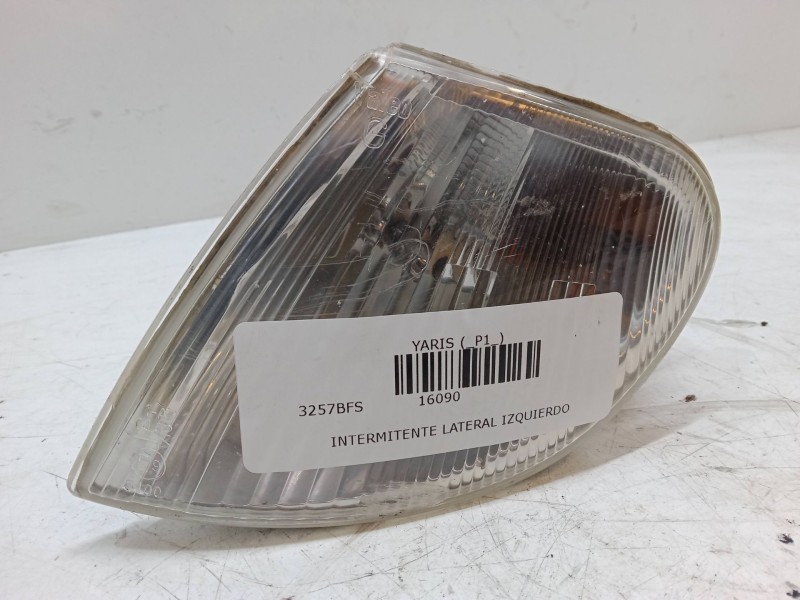 Recambio de intermitente lateral izquierdo para toyota yaris (_p1_) 1.3 (ncp10_, scp12_) referencia OEM IAM   