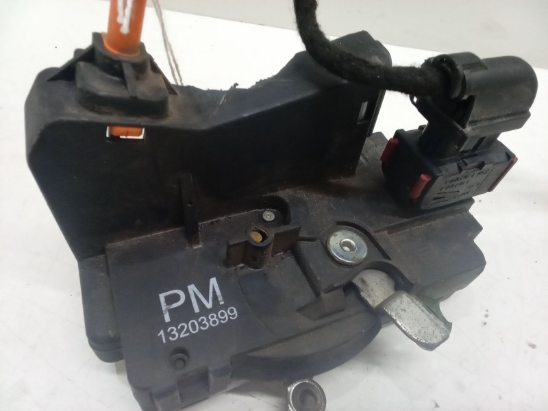 Recambio de cerradura puerta delantera izquierda para opel combo tour 1.7 cdti 16v referencia OEM IAM 13203899  PM 13203899